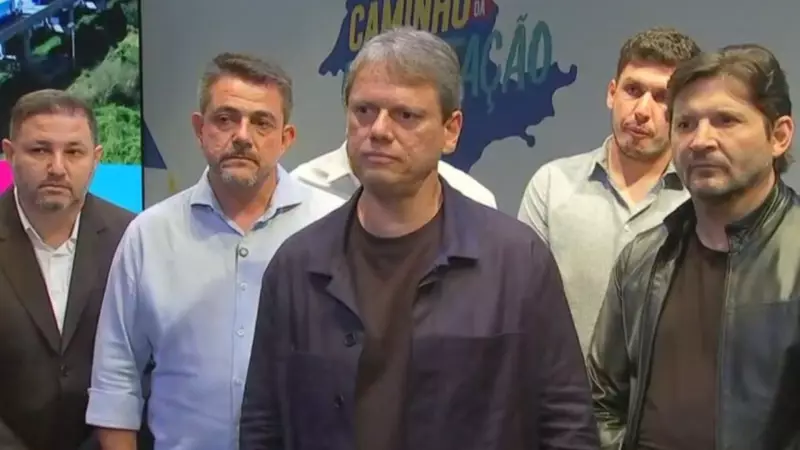 Tarcísio muda de tom: após culpar Lula por tarifaço, governador pede união para resolver crise