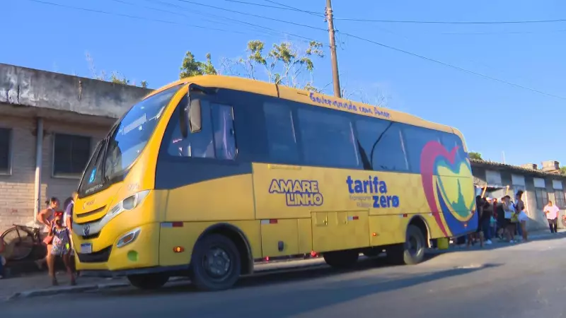 Tarifa Zero, mas ônibus sumiram: moradores de Magé sofrem com 'amarelinhos' lotados e espera interminável