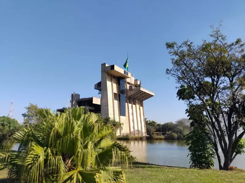 TCE-SP investiga contratos milionários sem licitação em Sorocaba: paisagismo em foco
