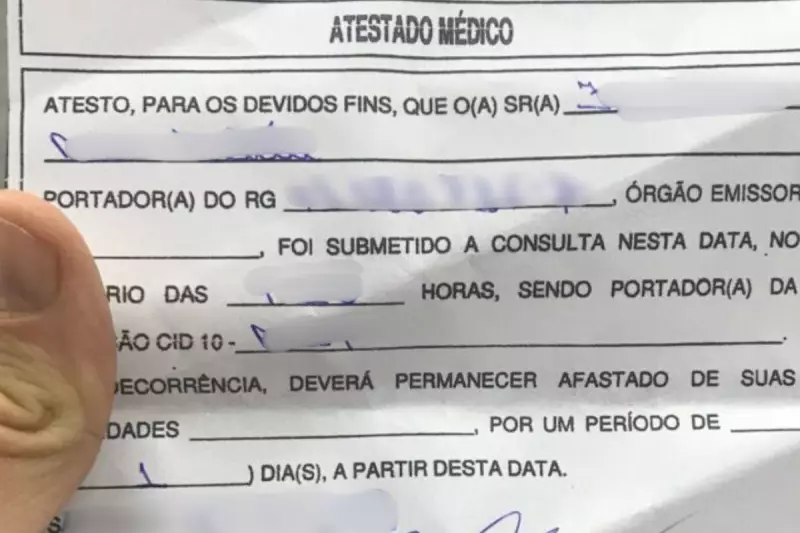 Técnica de enfermagem demitida por vender atestados falsos em SC: defesa alega 'nada de falsificação'