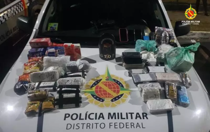 Tentativa de contrabando em presídio do DF: Três presos com dezenas de celulares