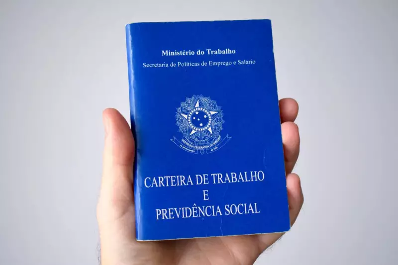 Trabalho sem carteira assinada: riscos financeiros e para a aposentadoria