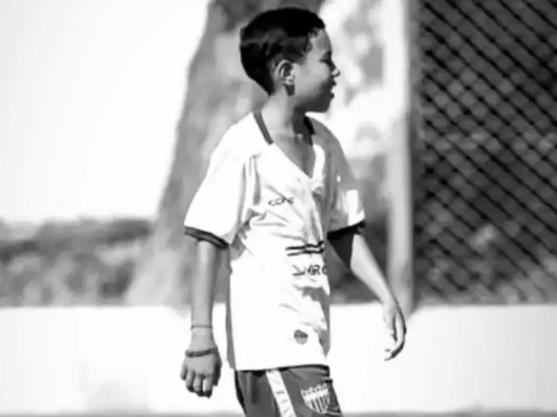 Tragédia em Goiânia: Jovem sonhava com carreira no futebol e morre eletrocutado ao resgatar bola