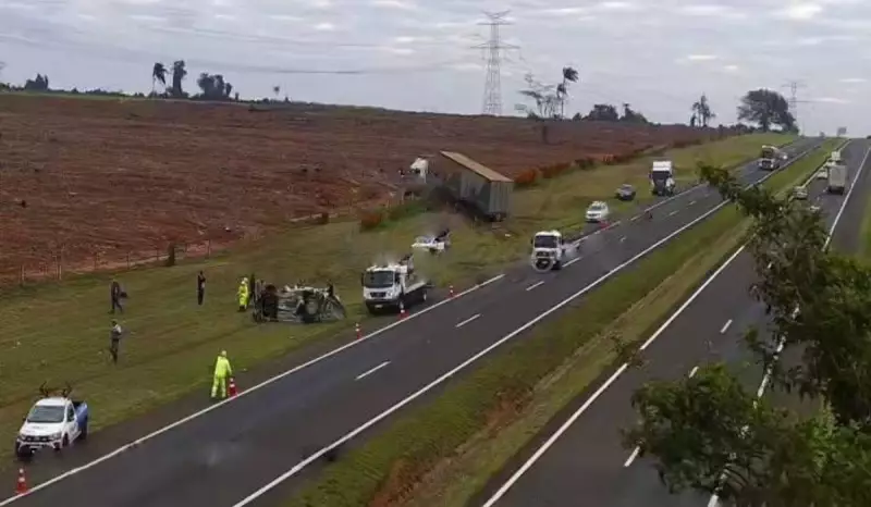 Tragédia em Pederneiras: Motorista morre após caminhão desviar de animal e atingir carro na rodovia
