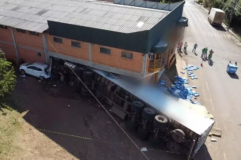 Tragédia em SC: Carreta desgovernada invade empresa, deixa feridos e estrutura à beira do colapso