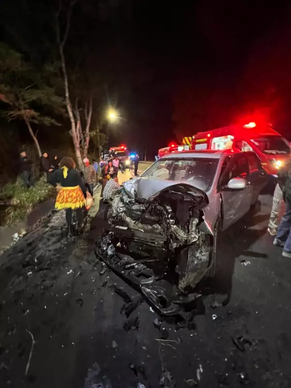 Tragédia em Volta Redonda: Acidente deixa dois mortos e nove feridos
