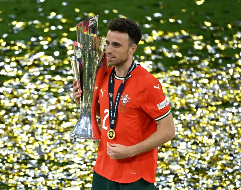 Tragédia familiar: pais de Diogo Jota reconhecem corpos do jogador e do irmão