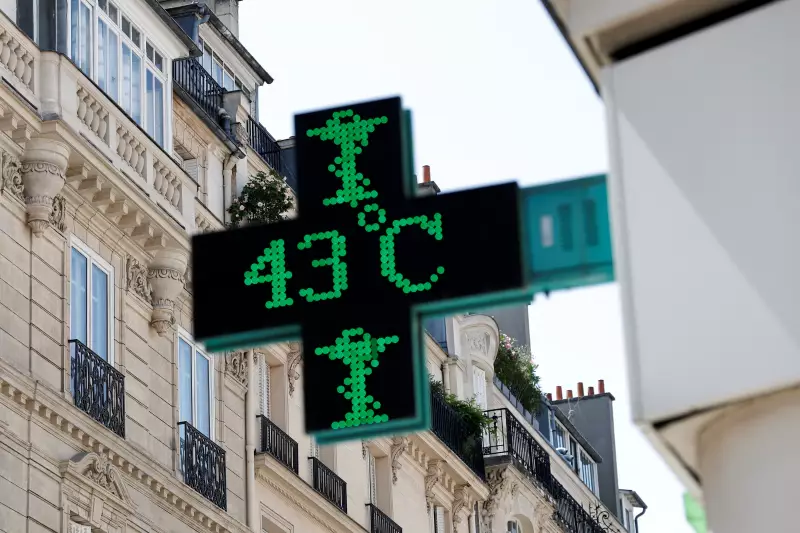 Tragédia na Espanha: criança de 2 anos morre após ser esquecida dentro de carro durante onda de calor