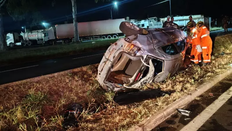 Tragédia na MG-497: Capotamento deixa três jovens gravemente feridos em Uberlândia