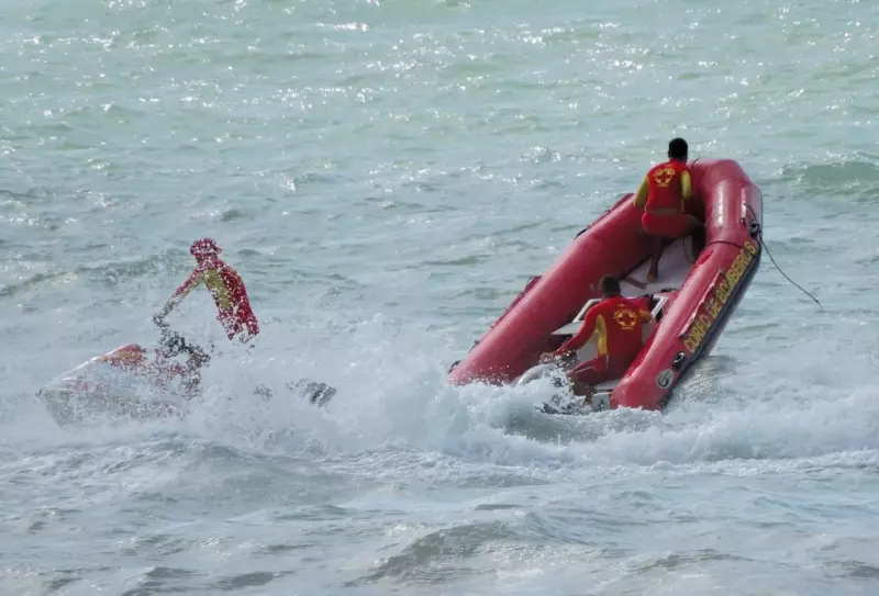Tragédia na Praia: Homem morre afogado em Barra de São Miguel, AL