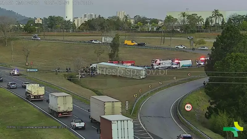 Tragédia na Rodovia: Carreta tomba e deixa motorista em estado grave em Itatiba