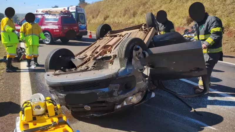 Tragédia na rodovia: motorista morre após carro capotar em acidente chocante no interior de SP