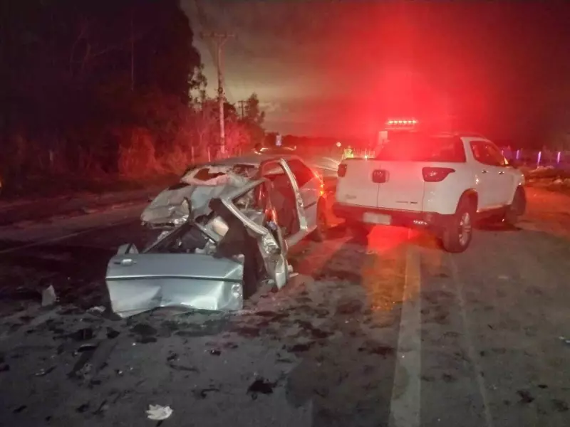 Tragédia na SP-62: Dois morrem em acidente com carro totalmente destruído em Cachoeira Paulista