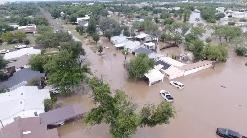 Tragédia no Texas: Enchentes deixam mais de 20 mortos e 23 meninas desaparecidas em acampamento