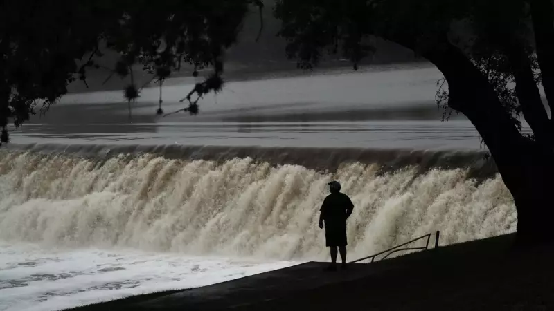 Tragédia no Texas: Inundações deixam pelo menos 51 mortos, incluindo 15 crianças