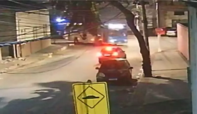 Tragédia no Trânsito: Adolescente Morre em Acidente com Ônibus do Transcol no ES — Vídeo Chocante