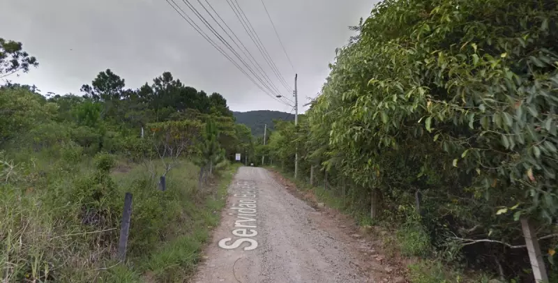 Trio é condenado por assassinato de chefe do tráfico em Florianópolis: corpo foi jogado em matagal