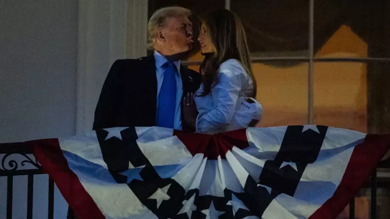 Trump beija Melania em momento carinhoso que viraliza nas redes sociais