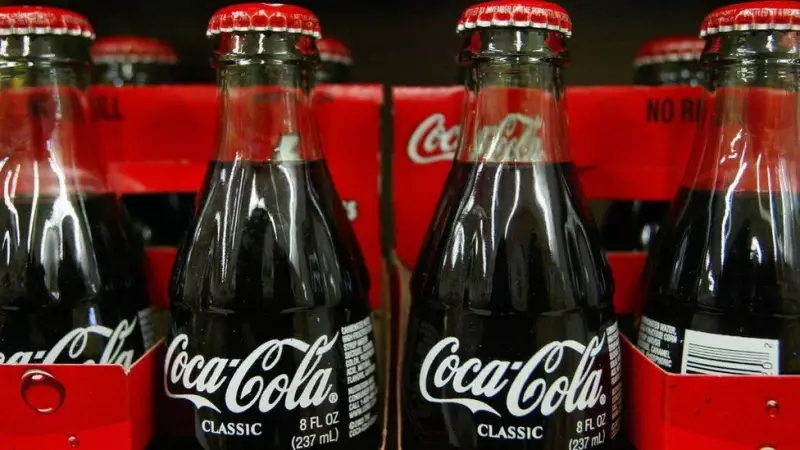 Trump quer mudar fórmula da Coca-Cola nos EUA: o que isso significa para os fãs da bebida?