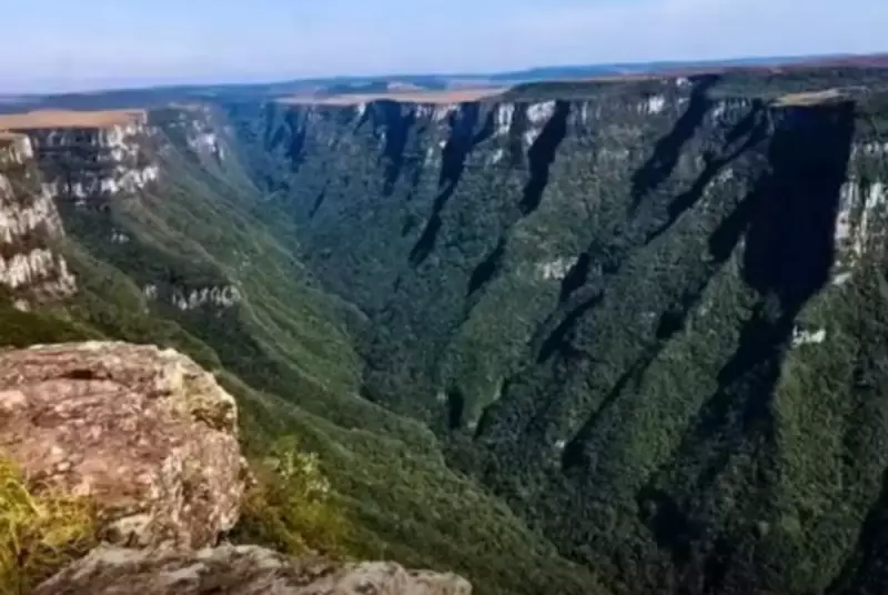 Turismo de aventura: como o planejamento de segurança em parques reduz riscos, mas não os elimina