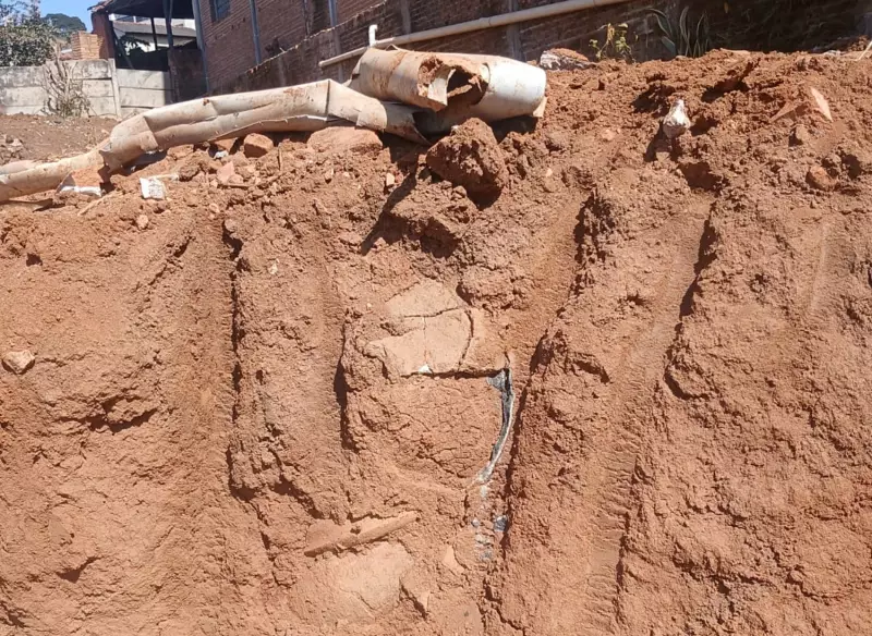 Urna funerária indígena é achada durante obra em Conceição dos Ouros, MG — descoberta arqueológica chama atenção