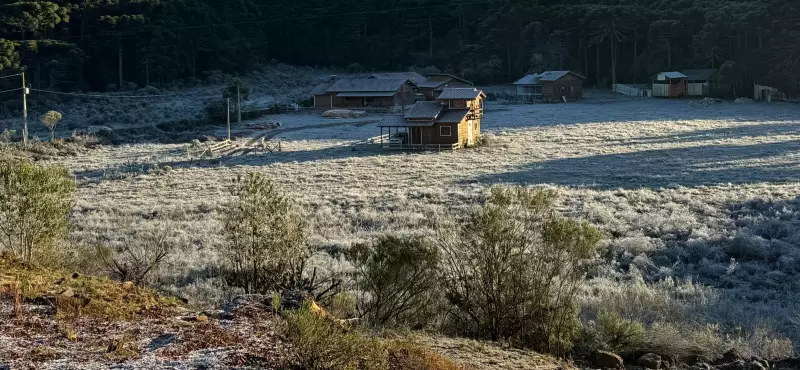 Urupema, a Capital Nacional do Frio, registra mínima de -5°C e geada intensa