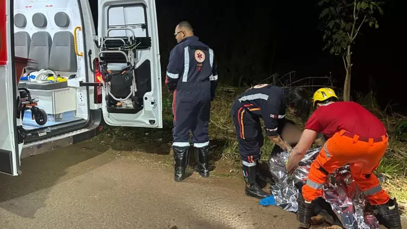 Venezuelanos em perigo: resgate dramático após carro submergir em córrego de MG