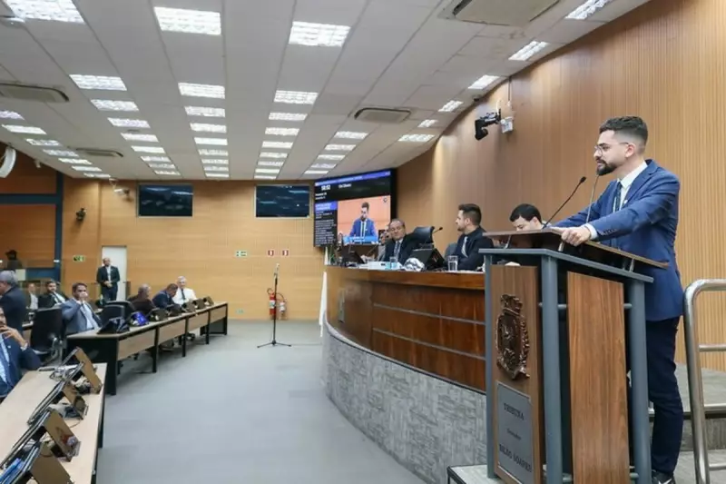 Vereadores de Campinas rejeitam cassação de Vini Oliveira e arquivam processo