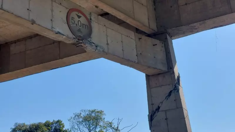 Viaduto inacabado há 12 anos em SC: risco de desabamento e reparos podem causar caos no trânsito