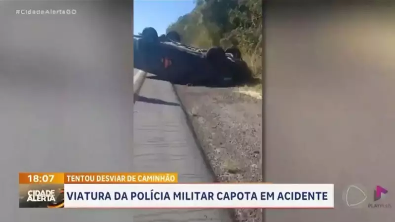 Viatura da PM capota na GO-070 após desviar de caminhão — veja o que aconteceu