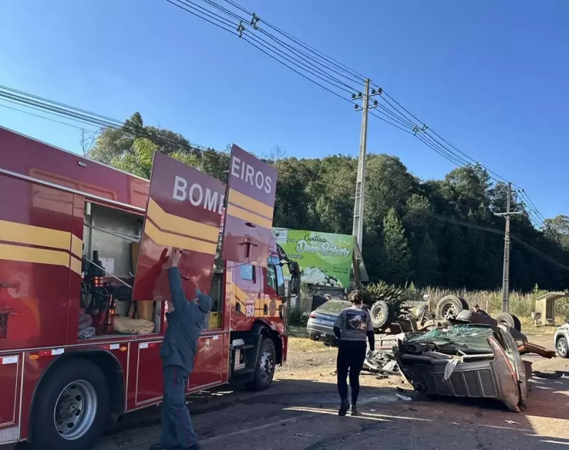 Vice-prefeito fica preso em ferragens após acidente com caminhonete em SC