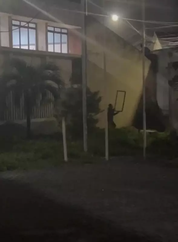 Vídeo chocante mostra nova ação criminosa em escola municipal de Boca do Rio; moradores exigem segurança