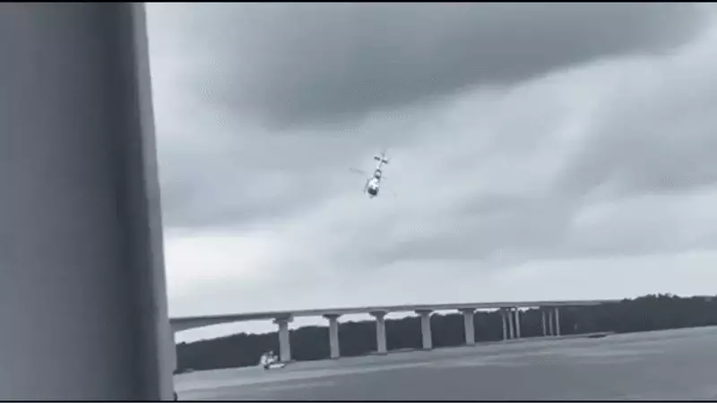 Vídeo impressionante mostra helicóptero caindo no mar durante exercício de segurança na Malásia