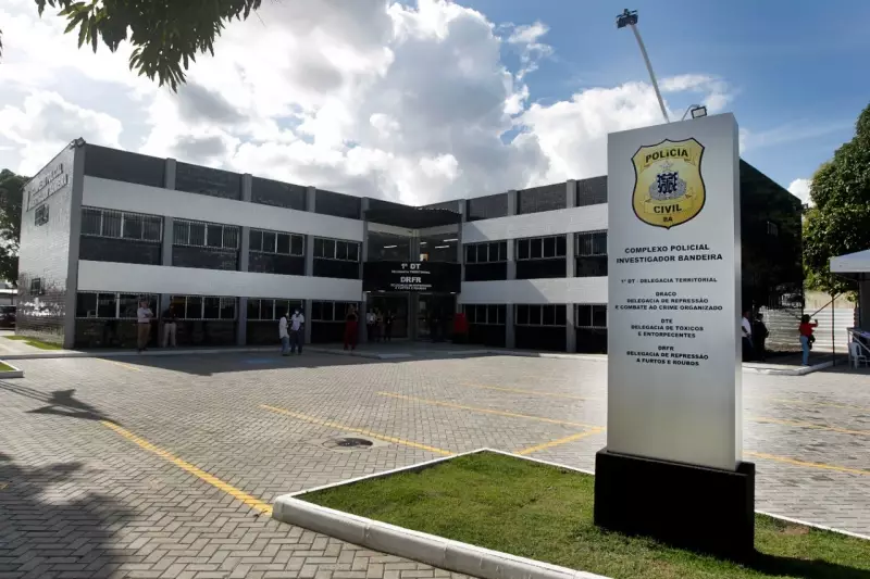 Advogado é preso em Feira de Santana após ameaçar irmã com arma de fogo