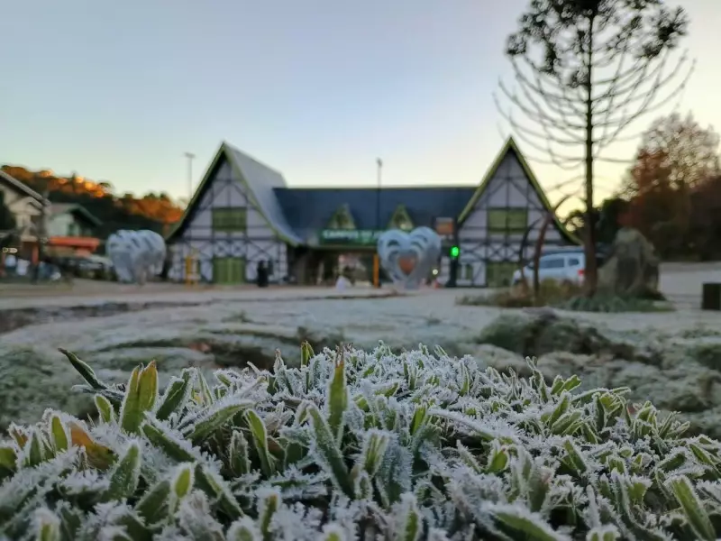 Alerta do Inmet: Vale do Paraíba enfrentará frio intenso, geada e chuvas fortes neste fim de semana
