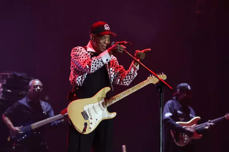 Aos 89 anos, Buddy Guy arrasa com novo disco e mostra que o blues está mais vivo do que nunca!
