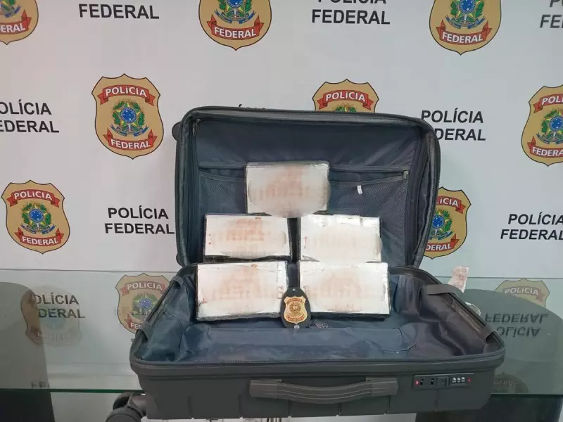 Apreensão no Galeão: Suspeito esconde cocaína dentro de travesseiro e é flagrado pela PF