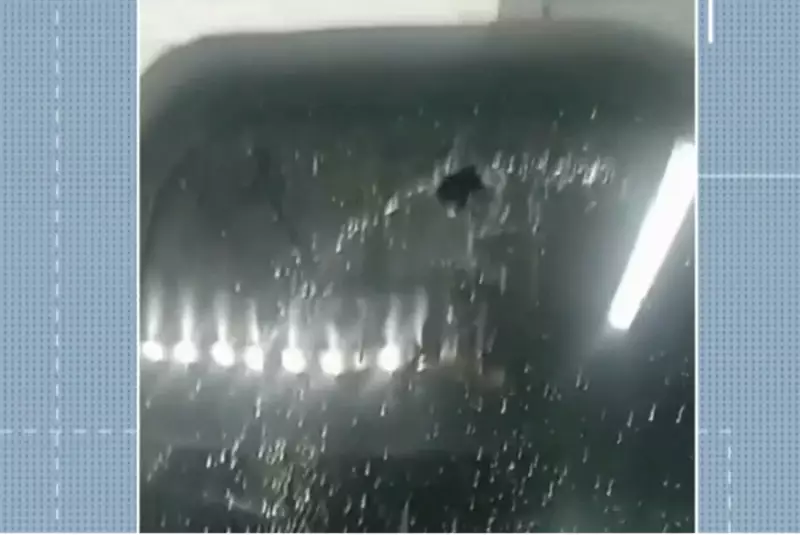 Araruama em Choque: Ônibus Alvo de Pedrada em Ataque Inusitado — Passageiros em Pânico