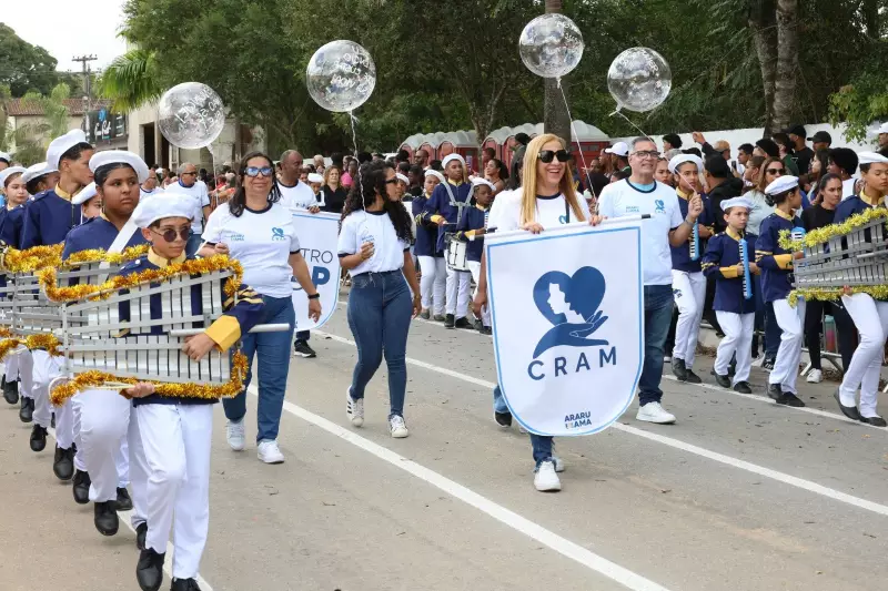 Araruama inicia Semana da Pátria com desfile cívico vibrante em São Vicente — veja fotos!