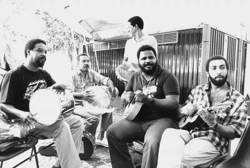 Arlindo Cruz: Uma Jornada Musical Inesquecível em Fotos e Memórias