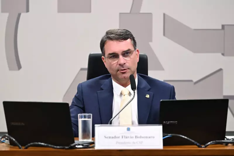 Assalto aterrorizante: Mãe e avós de Flávio Bolsonaro feitos reféns no Rio