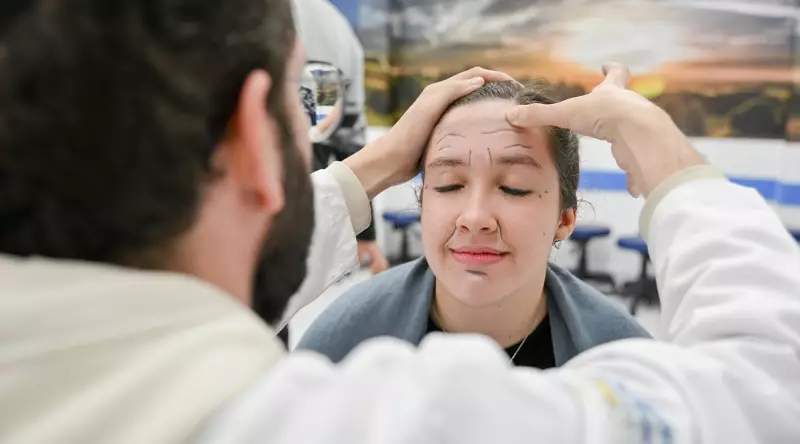 Autocuidado: Como Cuidar da Pele Pode Transformar Sua Saúde Emocional