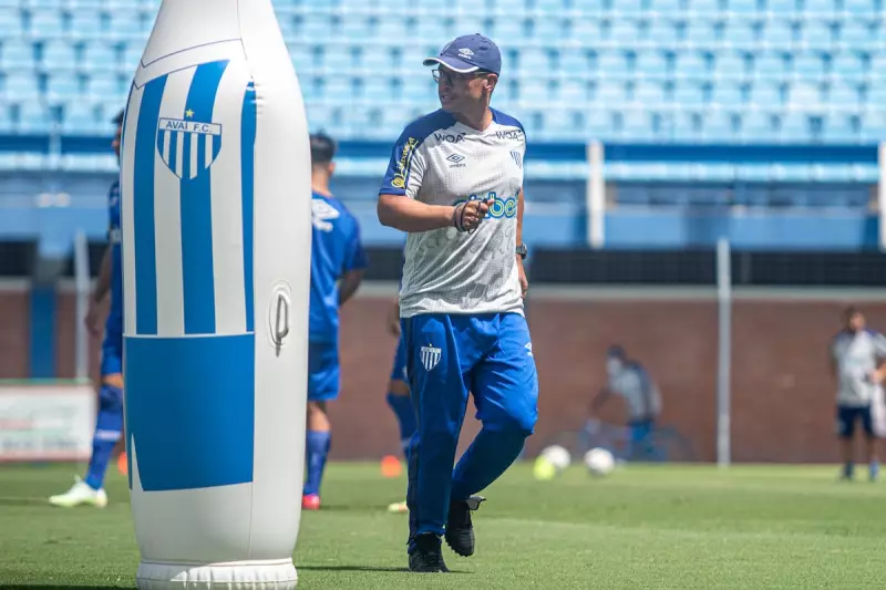 Avaí em crise: Cinco técnicos em um ano e agora o reencontro com Alex