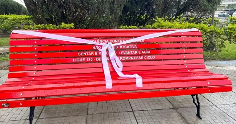 Banco Vermelho em SC: O Símbolo Poderoso que Está Revolucionando a Conscientização sobre Violência Doméstica