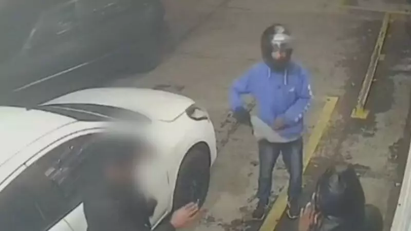 Bandido tenta assaltar policiais em Guarulhos, se enrola com a arma e acaba baleado — veja o vídeo chocante