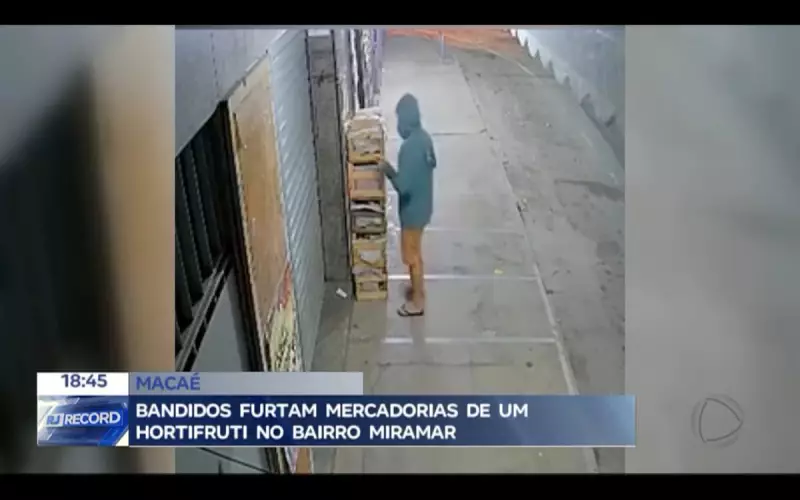 Bandidos agem rápido e furtam mercadorias de hortifruti em Macaé — veja detalhes