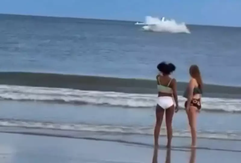 Banhista flagra avião capotando no mar em pouso forçado — assista ao vídeo chocante