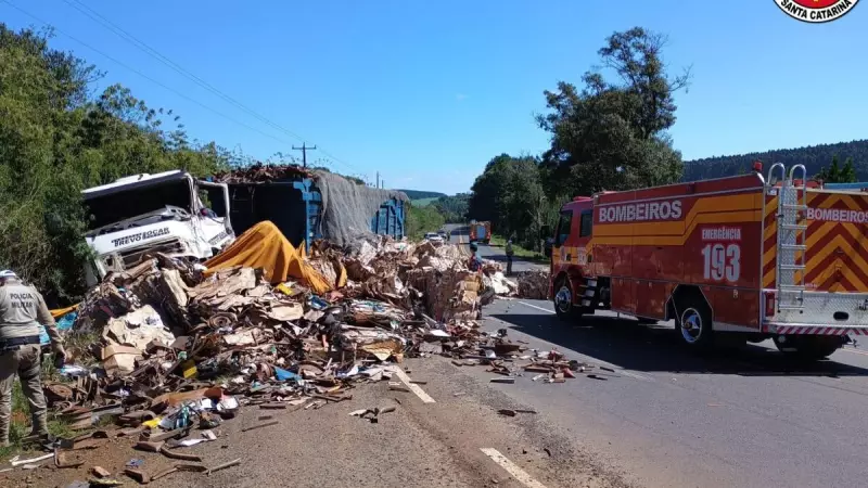 Batida Assustadora na Curva da Mula: Caminhões Colidem e Deixam Feridos em SC
