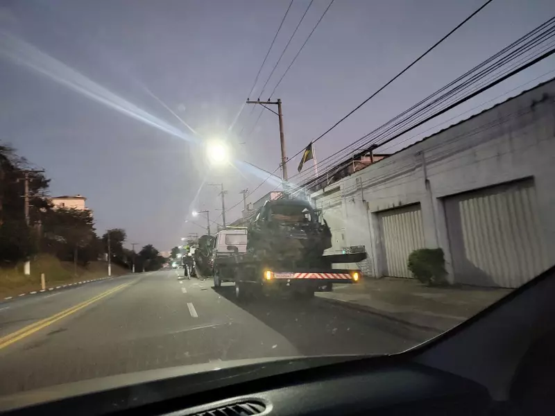 Batida de BMW em Mogi das Cruzes deixa traseira de carro destruída — veja o que aconteceu