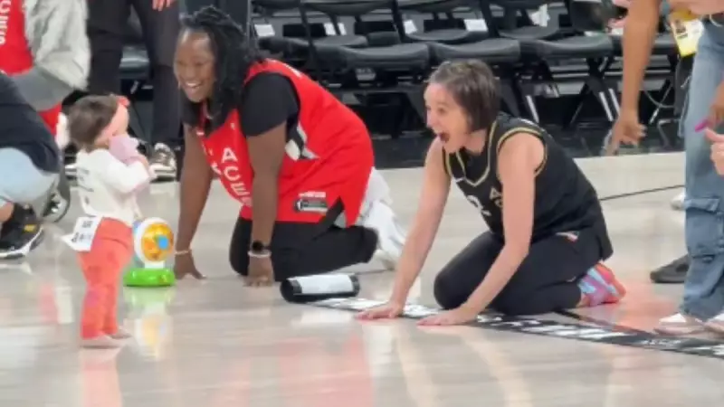 Bebê rouba a cena e dá primeiros passos em competição de engatinhar — vídeo viraliza!